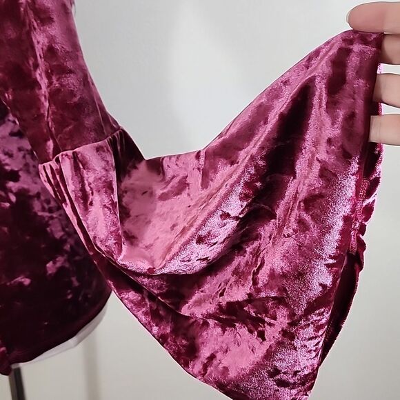 Venus Wine Velvet Crush Y2K Bell Sleeve Blouse With Cut Out In Back Size S - Picture 4 of 12